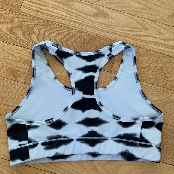 Black and white Nike Pro Sports Bra - Picture 2 of 5